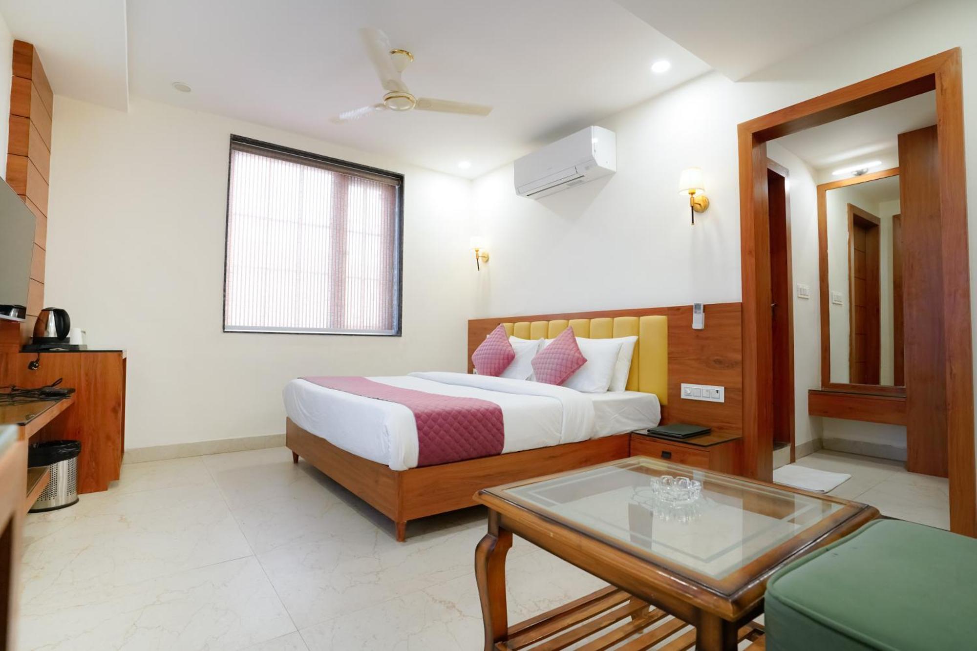 Hotel Eleven Heights Bhopal Ngoại thất bức ảnh