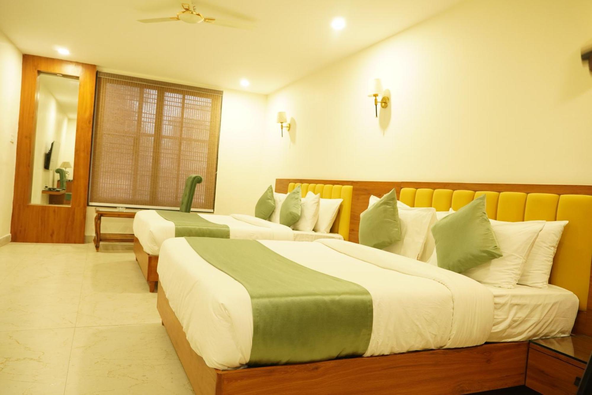 Hotel Eleven Heights Bhopal Ngoại thất bức ảnh
