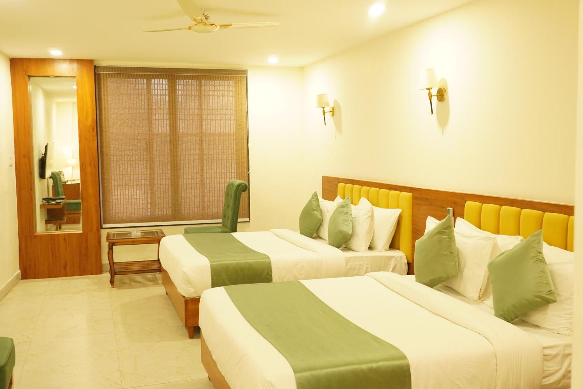 Hotel Eleven Heights Bhopal Ngoại thất bức ảnh