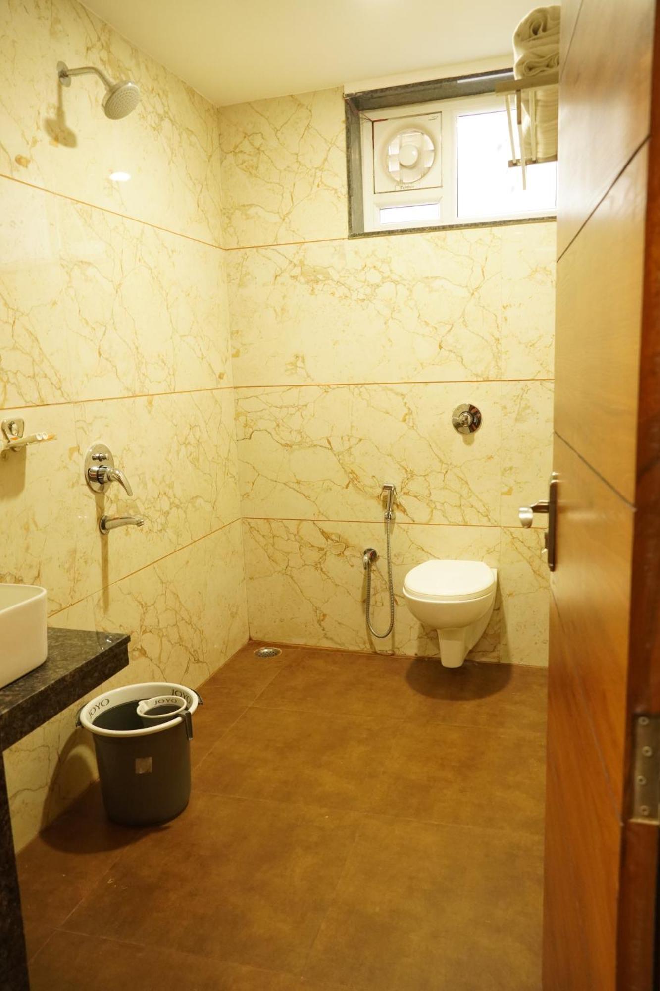 Hotel Eleven Heights Bhopal Ngoại thất bức ảnh