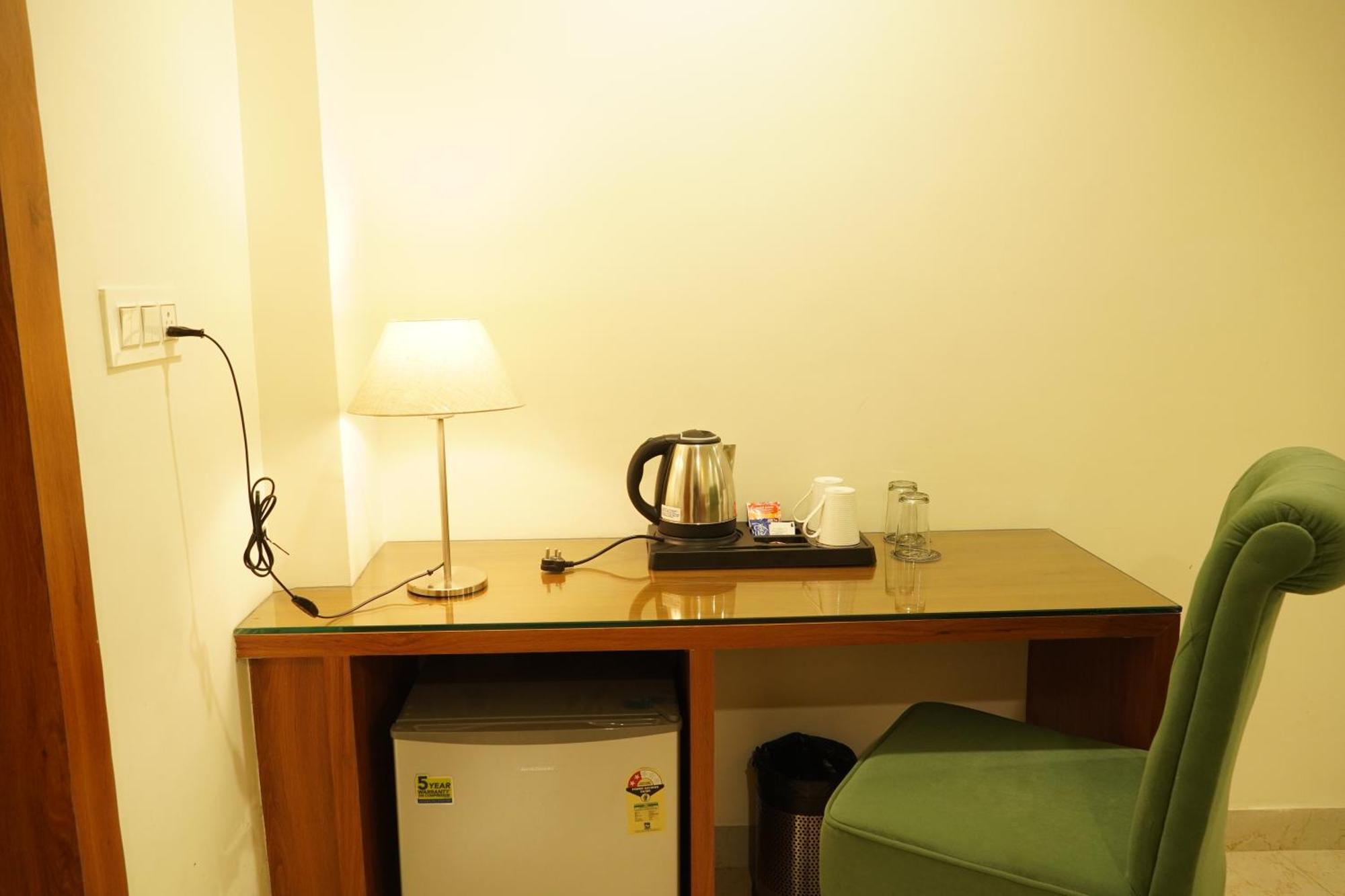 Hotel Eleven Heights Bhopal Ngoại thất bức ảnh