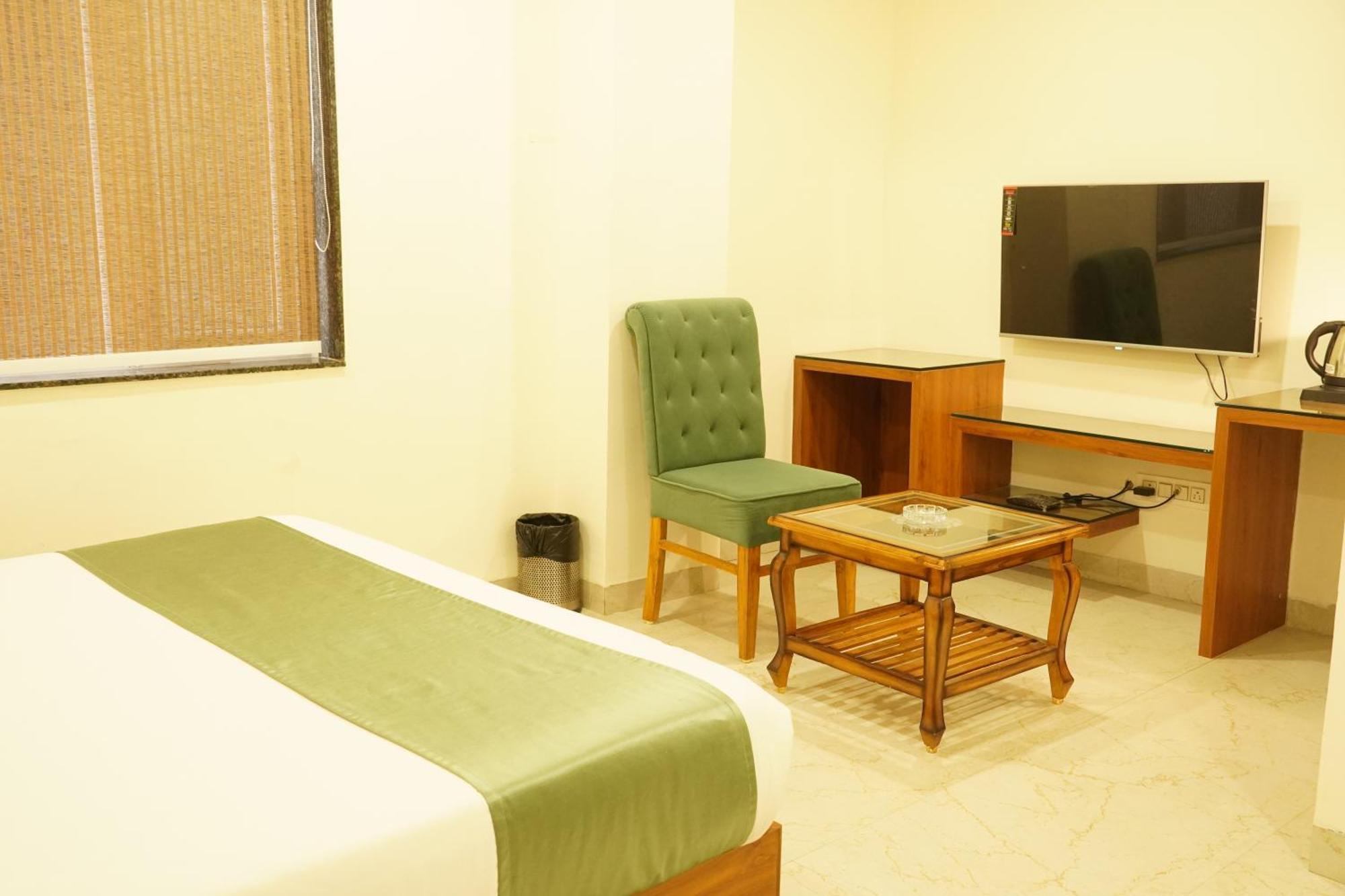 Hotel Eleven Heights Bhopal Ngoại thất bức ảnh