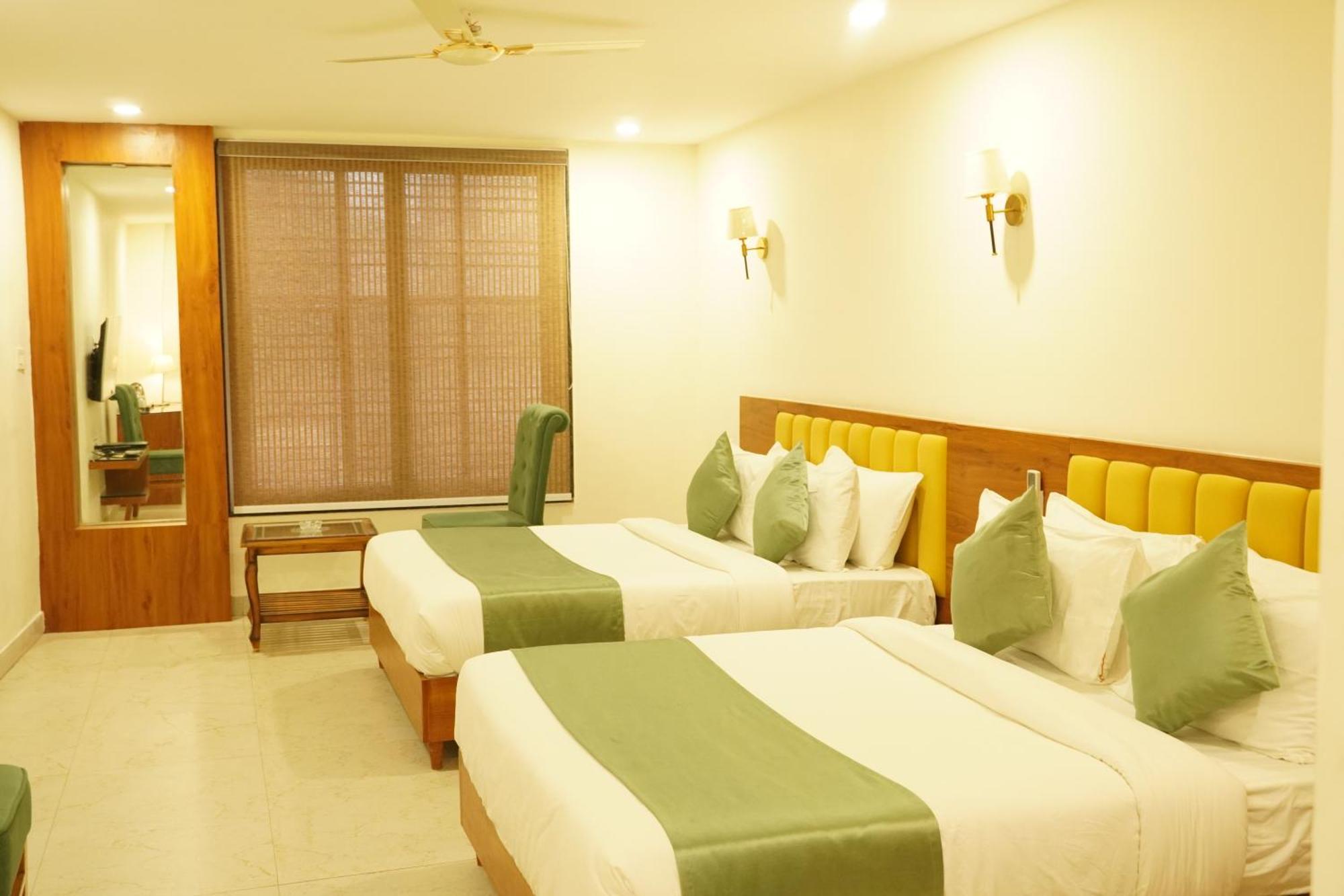 Hotel Eleven Heights Bhopal Ngoại thất bức ảnh