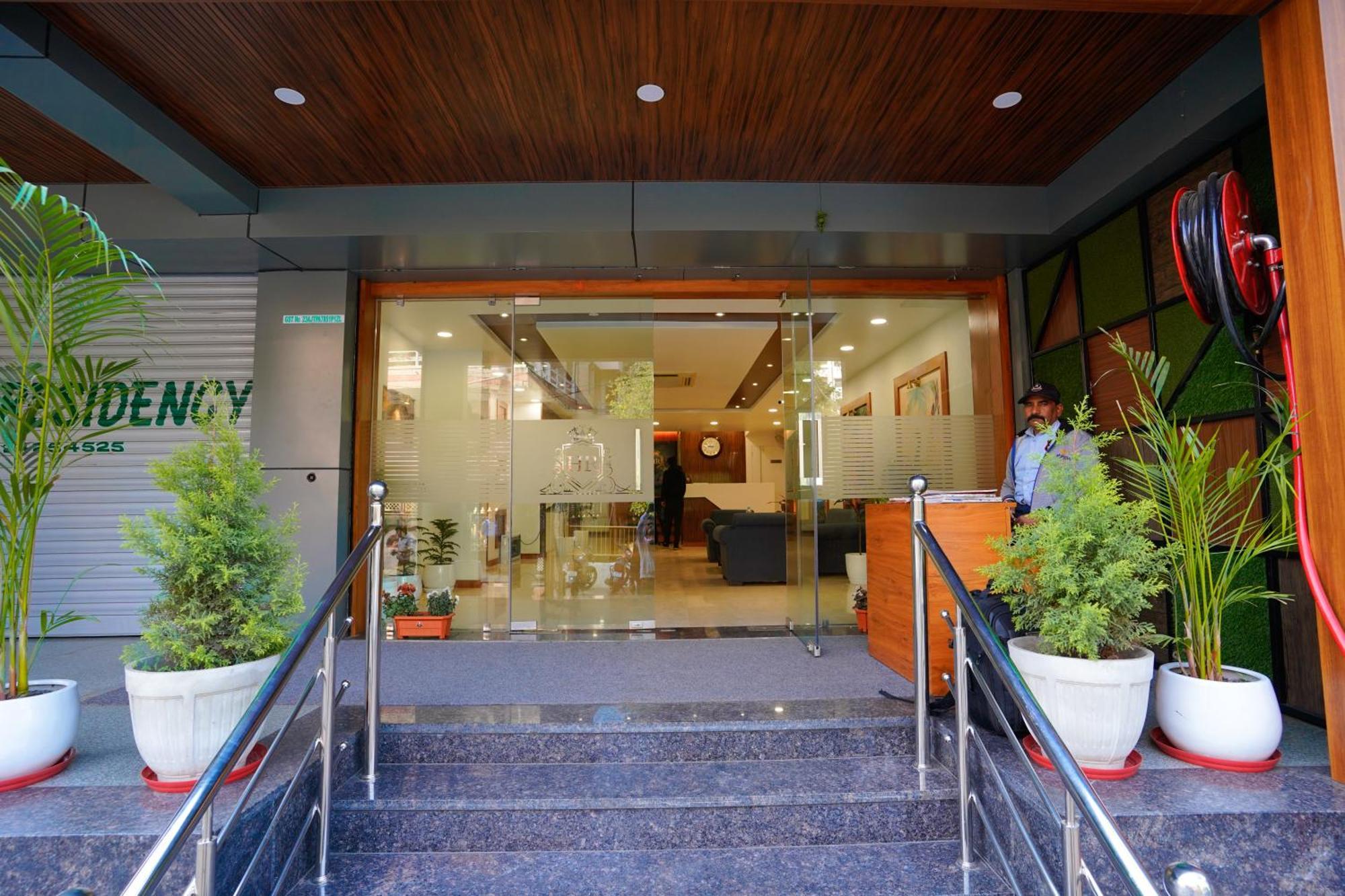Hotel Eleven Heights Bhopal Ngoại thất bức ảnh