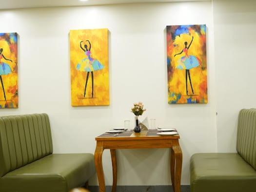 Hotel Eleven Heights Bhopal Ngoại thất bức ảnh