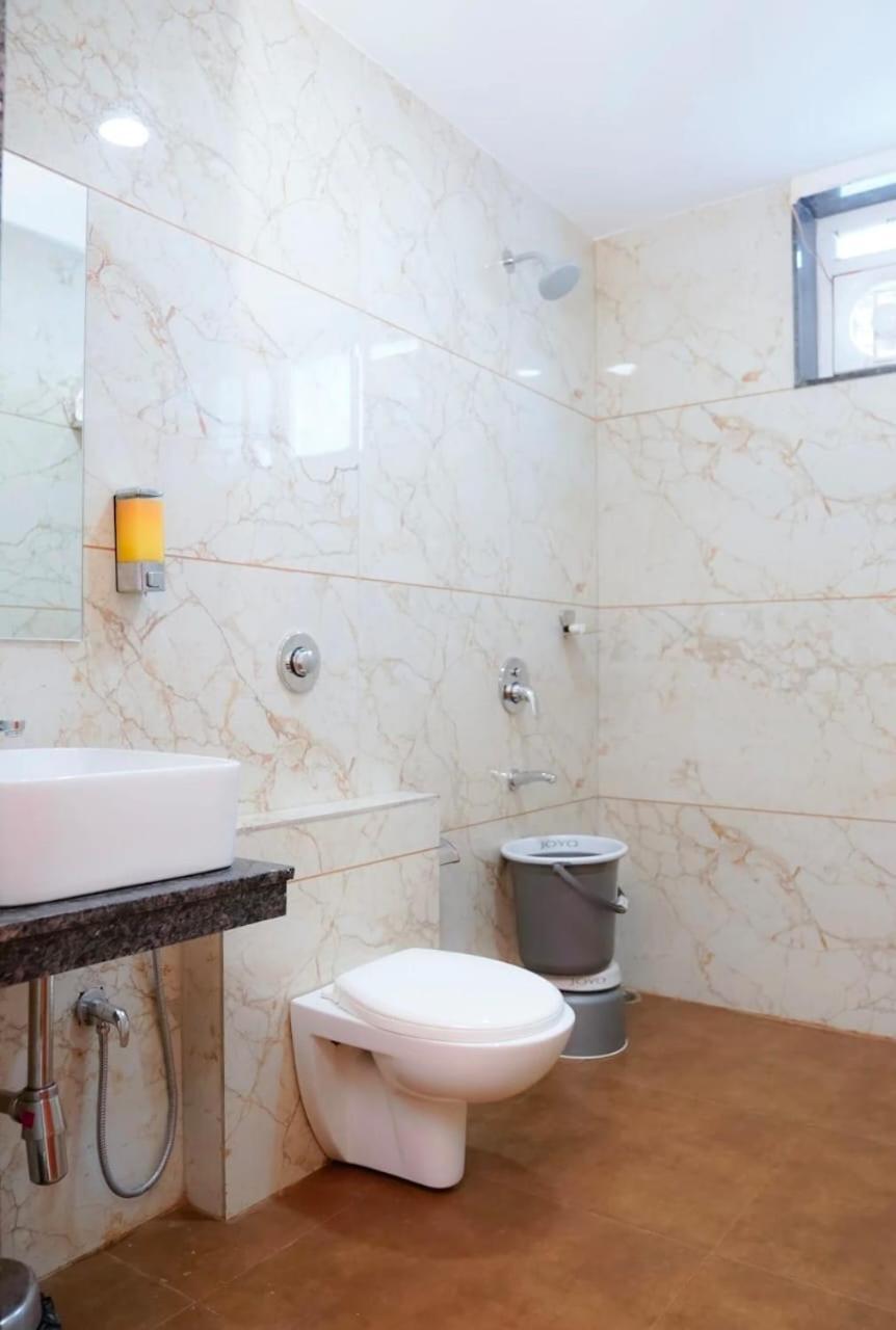 Hotel Eleven Heights Bhopal Ngoại thất bức ảnh